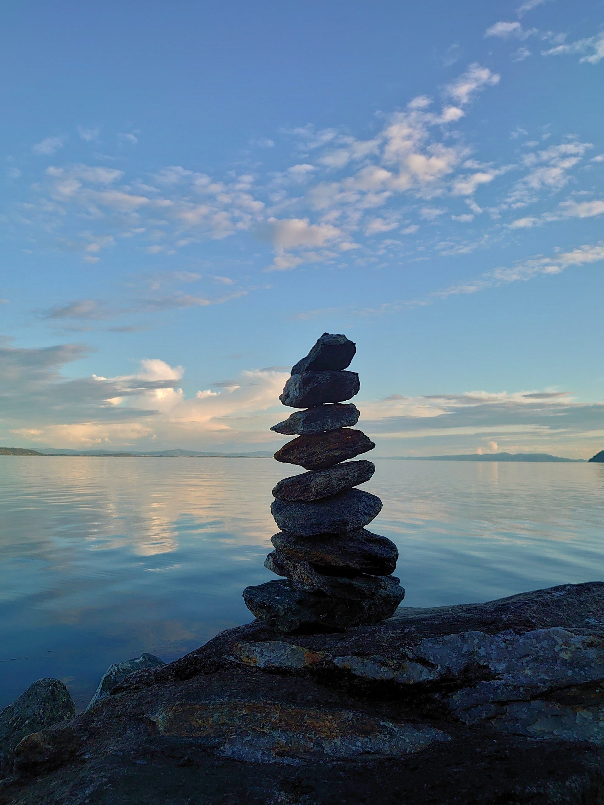 The calm you experience at Hjellup Fjordbo is made for meditation and retreat